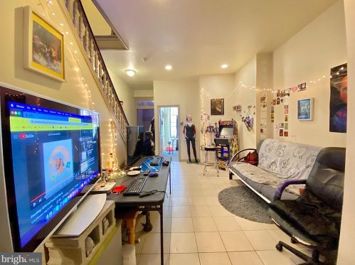 2037 Carlisle St, Philadelphia PA  19121-2306 exterior