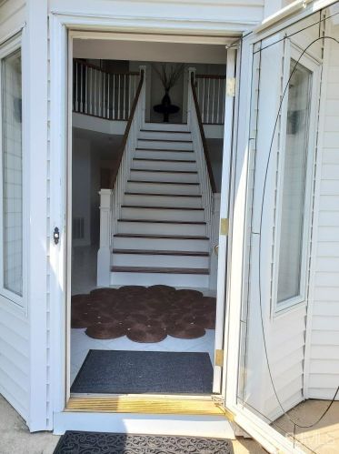 61 Princess Dr, New Brunswick NJ  08902-4104 exterior