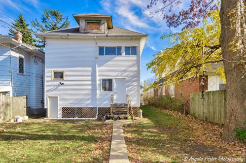 806 Lenox Ave, Waukegan IL 60085-7438 exterior