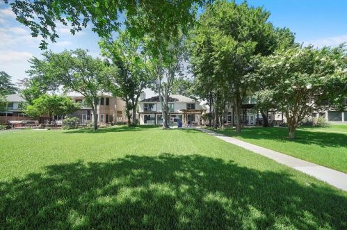 2811 Pne Arbor Dr, Montgomery TX 77356-5426 exterior