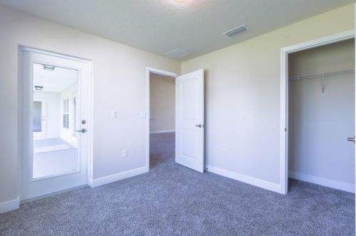 1666 Ocean Cv Ave, Fort Pierce FL 34953-2453 exterior