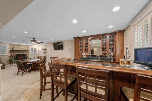 853 Linden Ave, Elmhurst IL 60126-5312 exterior