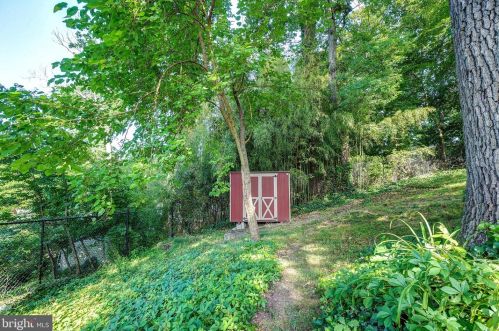 6806 Belford Dr, Silver Spring MD 20912-4841 exterior