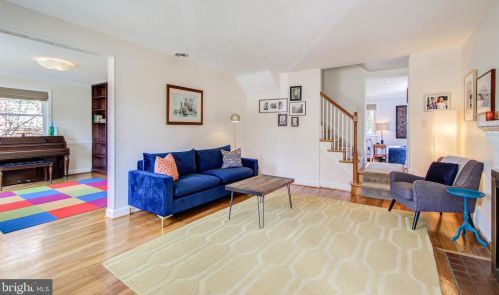 8007 Wildwood Dr, Silver Spring, MD 20912-7417