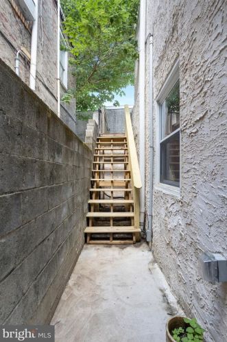 1428 18th St, Philadelphia PA  19146-4653 exterior