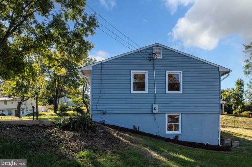 5710 Larpin Ln, Alexandria VA 22310-1249 exterior