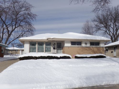 1432 Barnard Ave, Milwaukee, WI 53221-2817