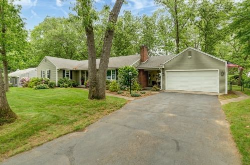 43 Wildwood Gln, Springfield, MA 01106-3317