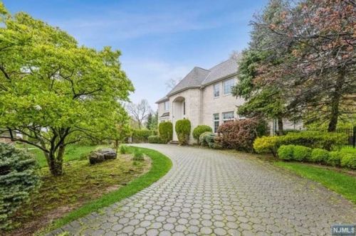 9 Blackledge Ct, Closter NJ  07624-3231 exterior