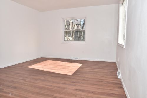 3520 37th St, Milwaukee, WI 53216-3406