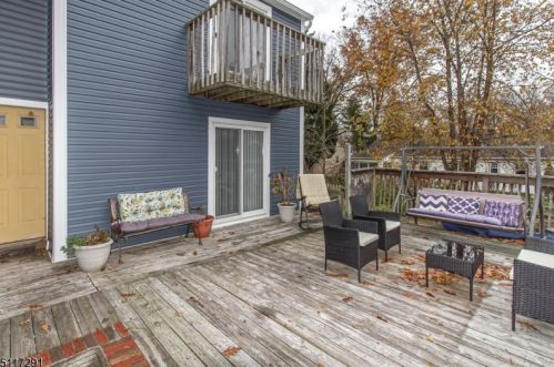 992 Milton Blvd, Rahway NJ 07065-1721 exterior