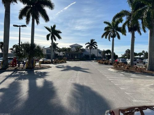 18054 Royal Hammock Blvd, Naples FL 34114-8943 exterior