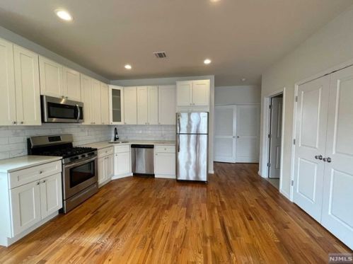 234 Division St, Cliffside Park NJ 07010-2305 exterior