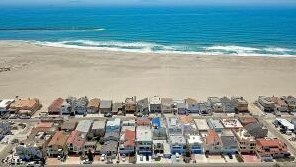 3713 Sunset Ln, Oxnard CA  93035-4133 exterior