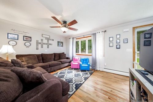 50 Mason Hl Rd, Killingly CT 06241-1324 exterior