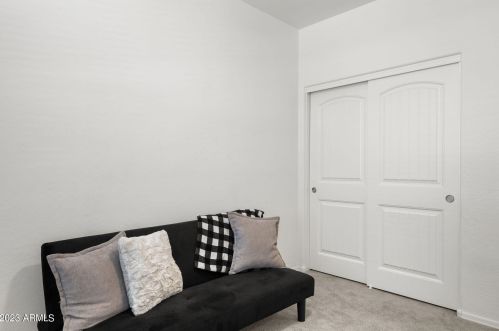 2837 Apollo Rd, Phoenix AZ  85041-5339 exterior