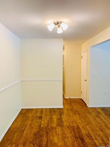 1 Ruth Ct, Middletown NY 10940-5328 exterior