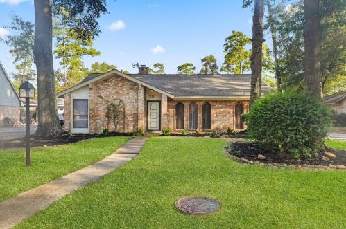 2111 Silver Falls Dr, Humble, TX 77339-1755