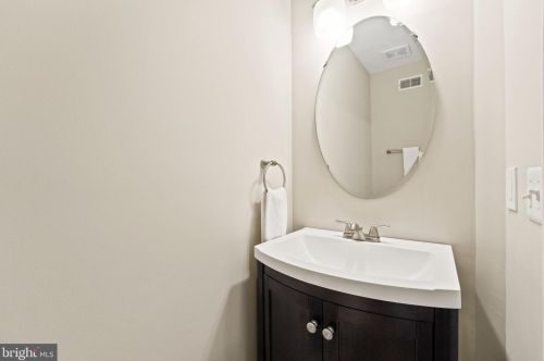 106 Ingle Pl, Alexandria VA 22304-7600 exterior