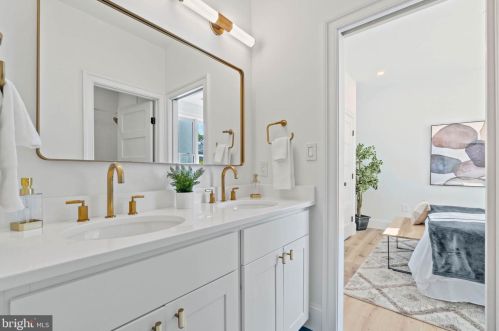 17 9th St, Washington DC  20003-1333 exterior