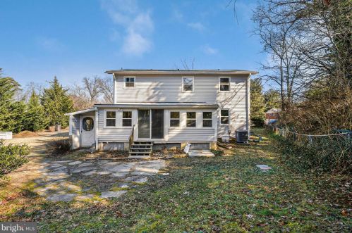 1805 Crawford Dr, Rockville MD 20851-1711 exterior