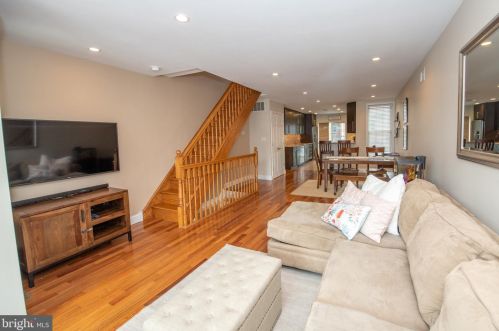 2932 Juniper St, Philadelphia PA 19148-4951 exterior