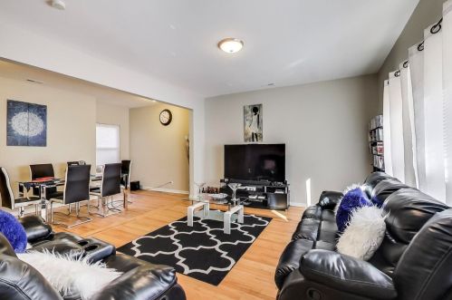 4236 Champlain Ave, Chicago IL  60653-2924 exterior