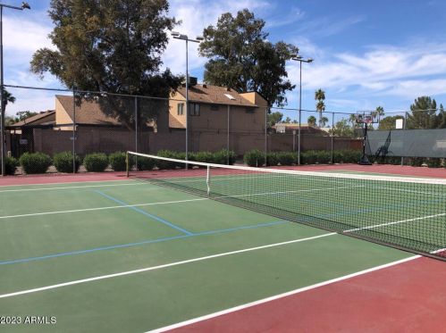 8436 Central Ave, Phoenix AZ  85020-3530 exterior