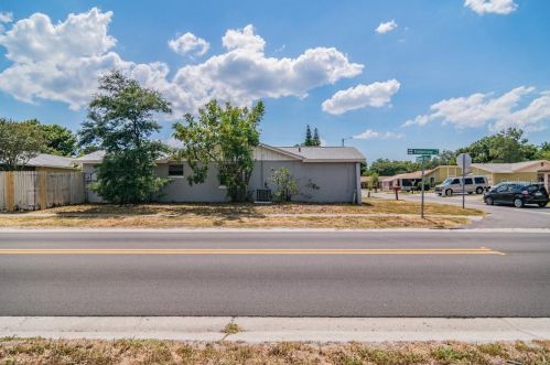 10112 Enchanted Oaks Ct, Tampa FL  33615-1616 exterior