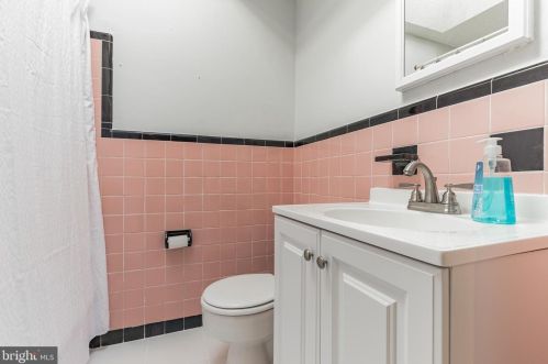 304 Pne St, Manor PA 19036-1011 exterior