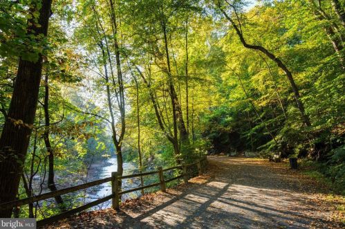 4205 Houghton St, Philadelphia PA  19128-1722 exterior