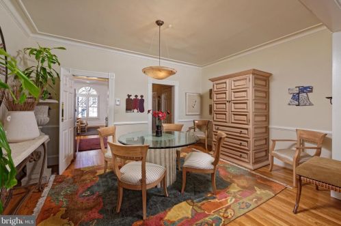 120 Queen St, Alexandria VA 22314-2610 exterior