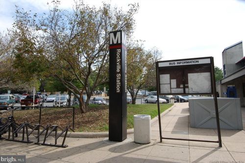 218 Forest Ave, Rockville MD 20850-1820 exterior