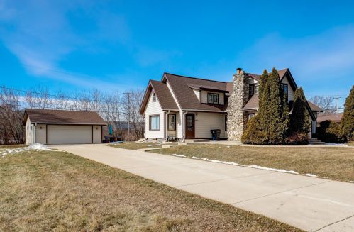 5545 57, Milwaukee WI 53218-3230 exterior