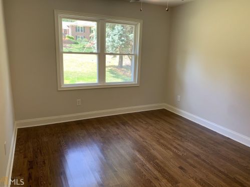 2565 Hawthorne Dr, Atlanta GA 30345-2039 exterior