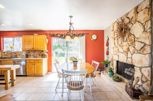 11551 Hidden Vly Blvd, Sandy UT 84092-5638 exterior