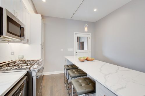 3923 Van Buren St, Chicago IL 60624-3145 exterior