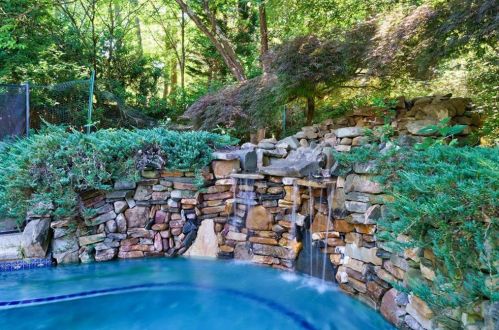 305 Drummen Ct, Atlanta GA 30328-2658 exterior