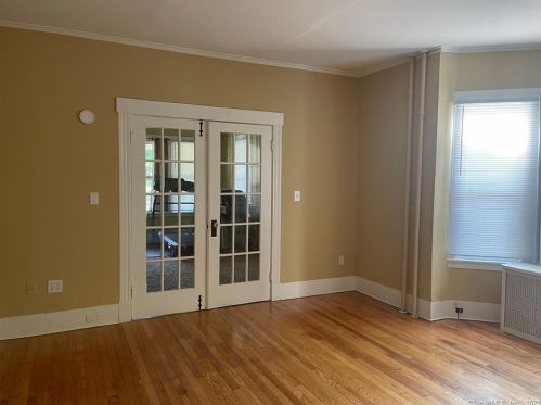 558 Main St, Meriden CT  06451-2710 exterior