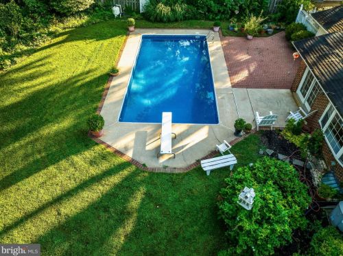 7641 Miller Fall Rd, Rockville MD 20855-1165 exterior