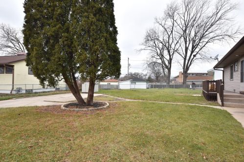 5461 75th Ct, Milwaukee, WI 53218-2745