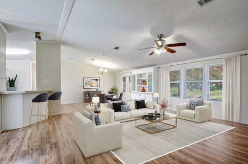 2015 Indian Hl Dr, Spring Branch TX 78070-3916 exterior