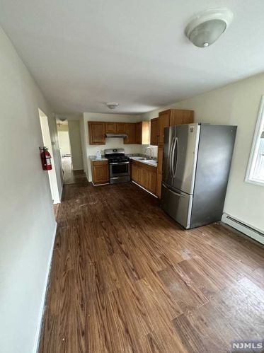 172 Carroll St, Paterson NJ  07501-2004 exterior