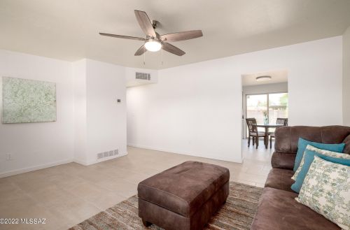 1010 Del Valle Ave, Tucson AZ  85711-5241 exterior