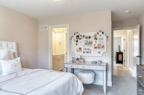 100 Ladue Meadows Ln, Saint Louis MO 63141-7503 exterior