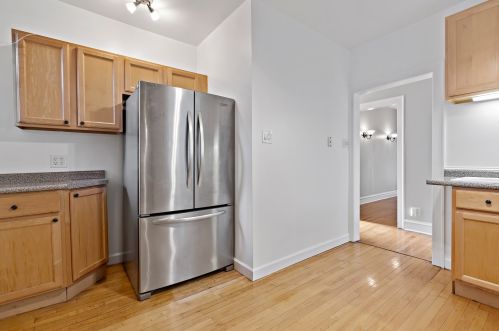 2219 Rosemont Ave, Chicago IL 60659-2195 exterior