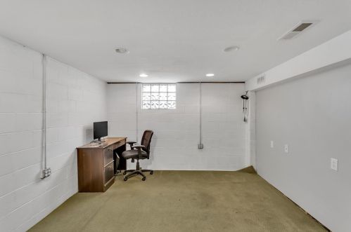 1255 Chestnut St, Monaca PA 15061-1042 exterior