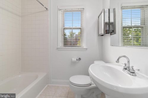 6524 10th St, Alexandria VA  22307-6501 exterior