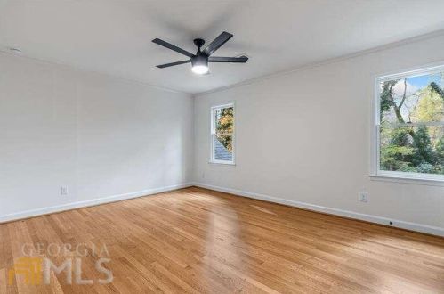 6160 Heards Creek Dr, Atlanta GA  30328-3635 exterior