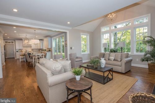 323 Abbey Rd, Berwyn PA 19312-1830 exterior